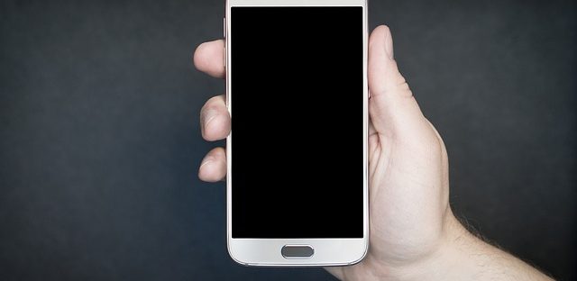 Telefon w ręce