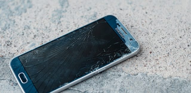 Telefon Samsung potrzebujący wymiany szybki